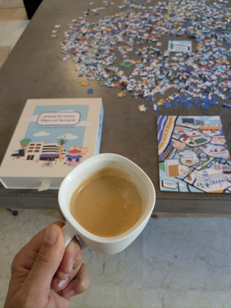 פאזל וקפה - חתיכה תל אביבית -מתנה מקורית ומיוחדת לתל אביביים ואוהבי תל אביב