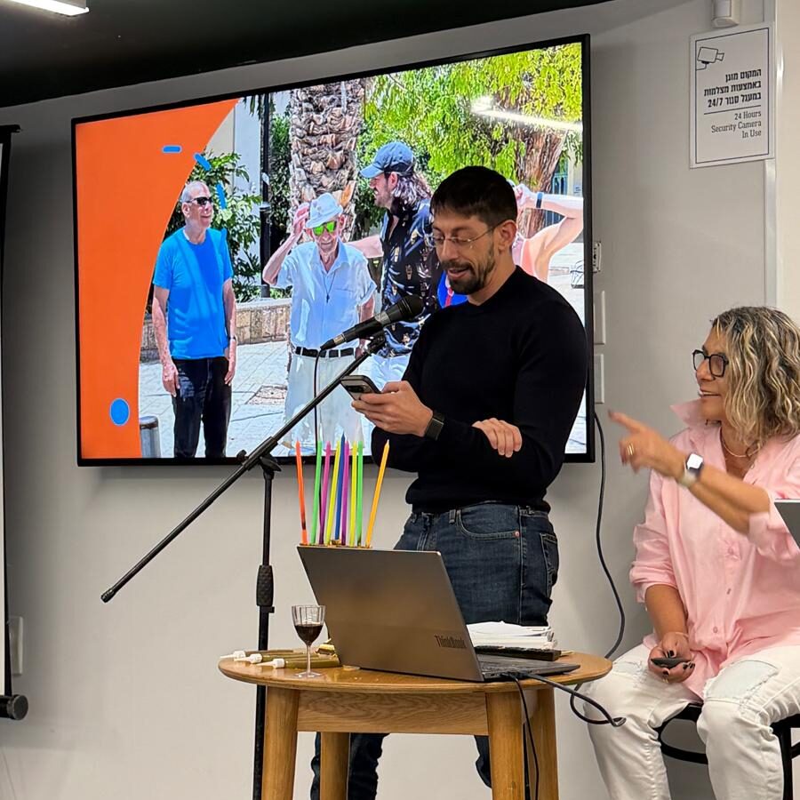 איך חוגגים יום הולדת 100