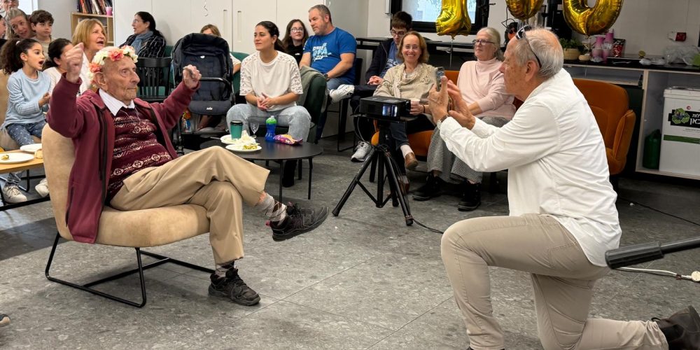 איך חוגגים יום הולדת 100 לילד תל אביבי